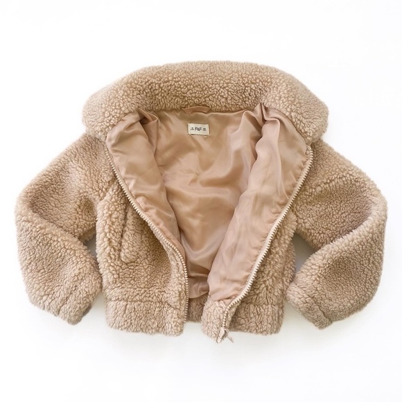 Size 4-5 girls sherpa coat - Picture 1 of 4
